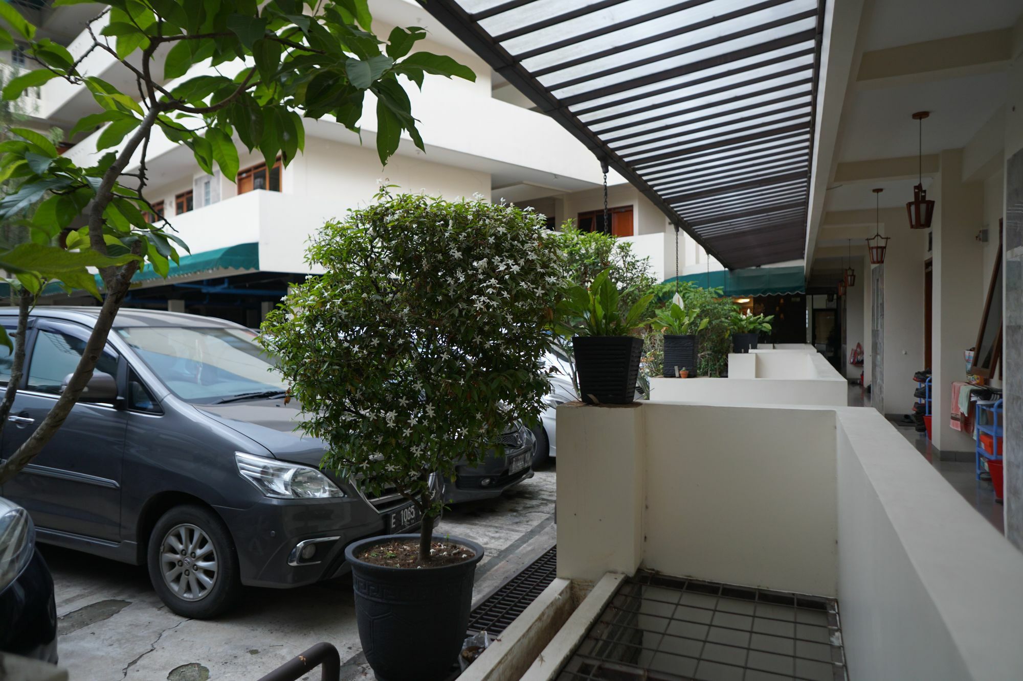 Reddoorz Plus @ Ciumbuleuit Area Bandung Buitenkant foto