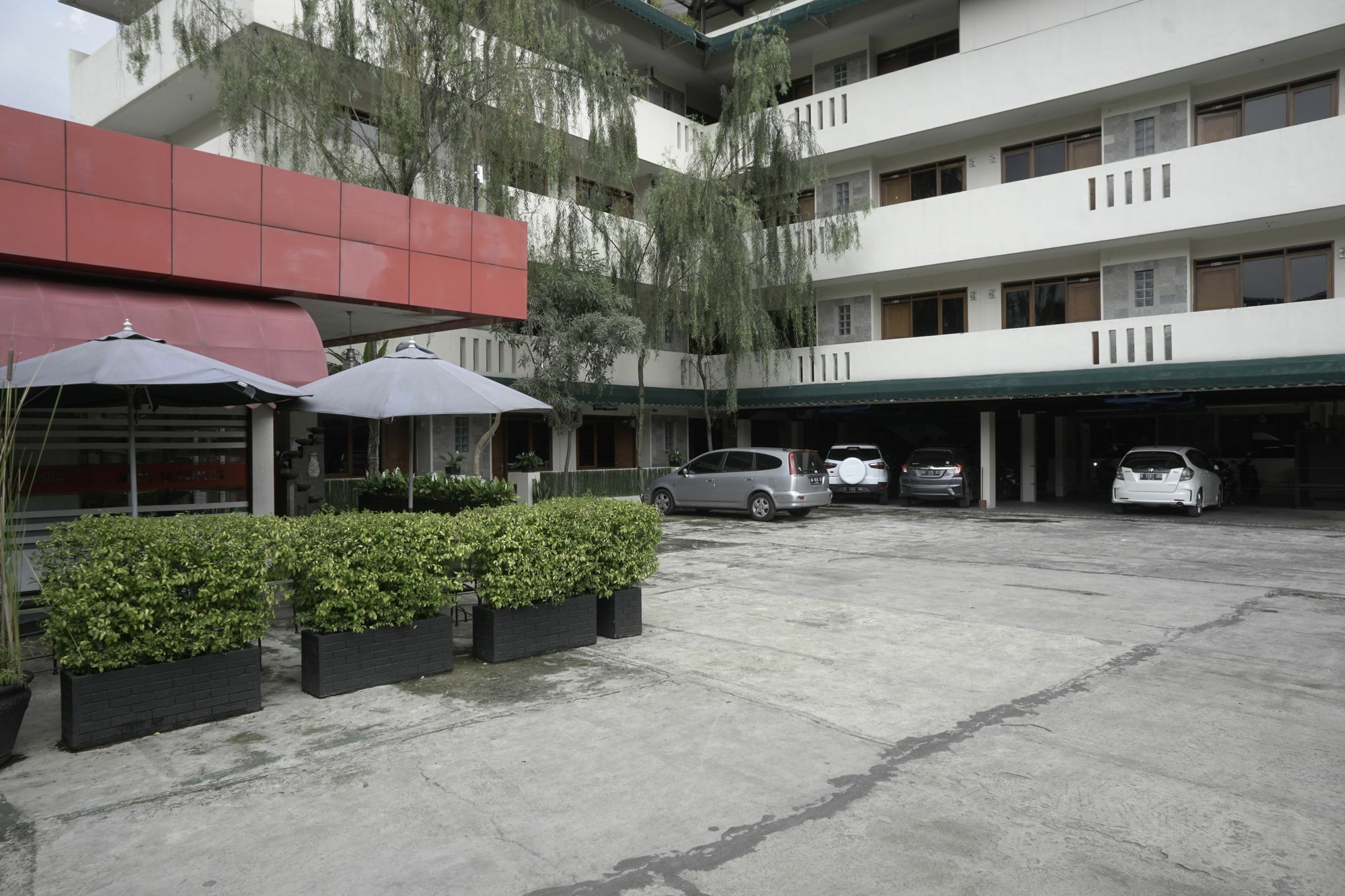 Reddoorz Plus @ Ciumbuleuit Area Bandung Buitenkant foto